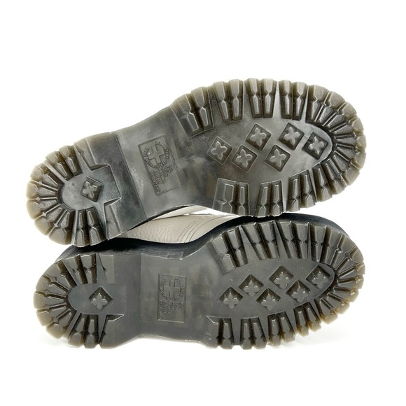 New Dr. Martens Devon Heart Platform White Leather Ankle Boots Women Size 5 Docs - Picture 5 of 11